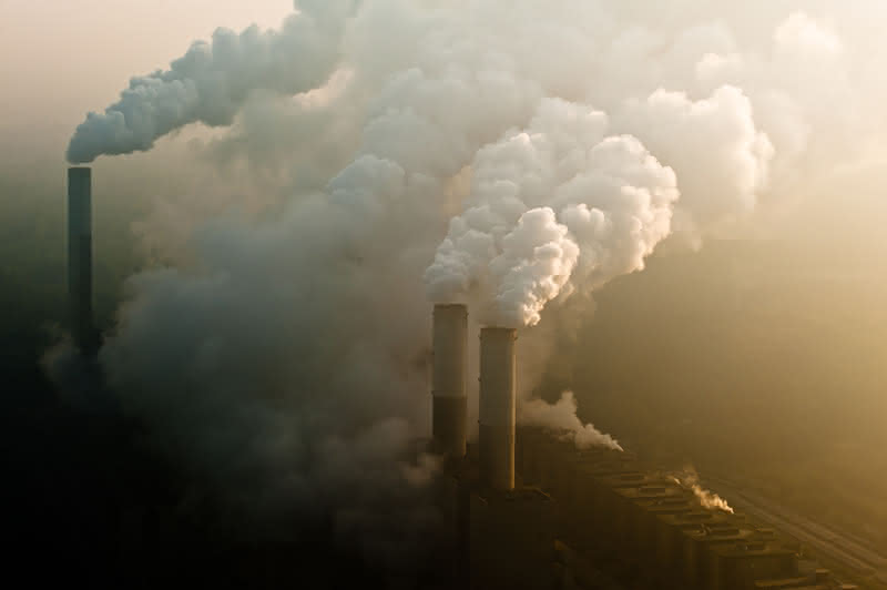 Zastropování ceny emisních povolenek by levné energie nezajistilo. Naopak pro lidi by bylo méně peněz na úspory
