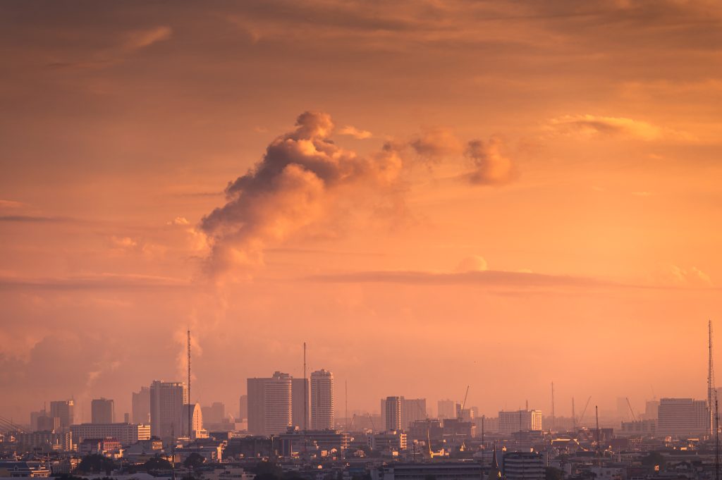 Výnosy z povolenek pomáhají zvládat energetické krize. Babišův plán na Evropské radě neřeší příčinu drahých energií